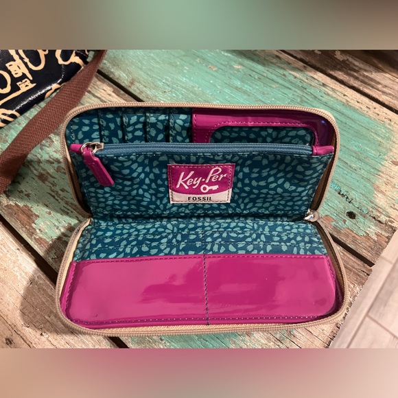 Fossil Key-Per Cross body bag with matching wallet - Picture 3 of 9